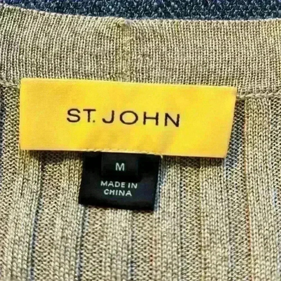 Beautiful St.John button down Sweater Size M - Picture 6 of 7